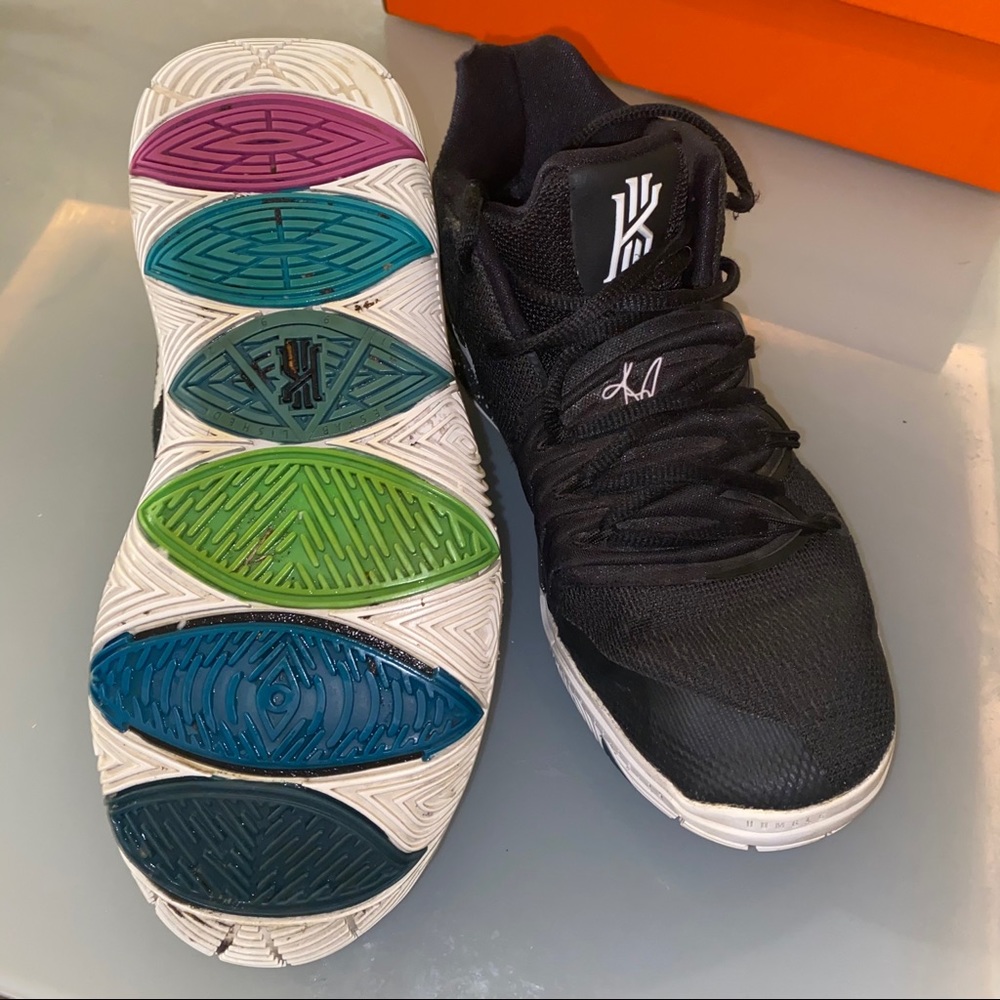 Nike Kyrie 5 (GS) “Black Magic”